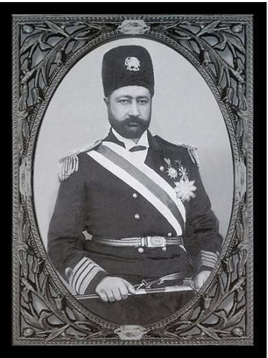 القبطان إبراهيم ضريائي أحد قادة سلاح البحرية الفارسية القاجارية ومجموعه صور قاجاريه نادره P_1498rwb111